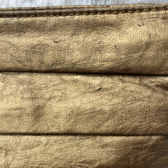 Gorgeous Gold Clutch - Picture 2 of 9